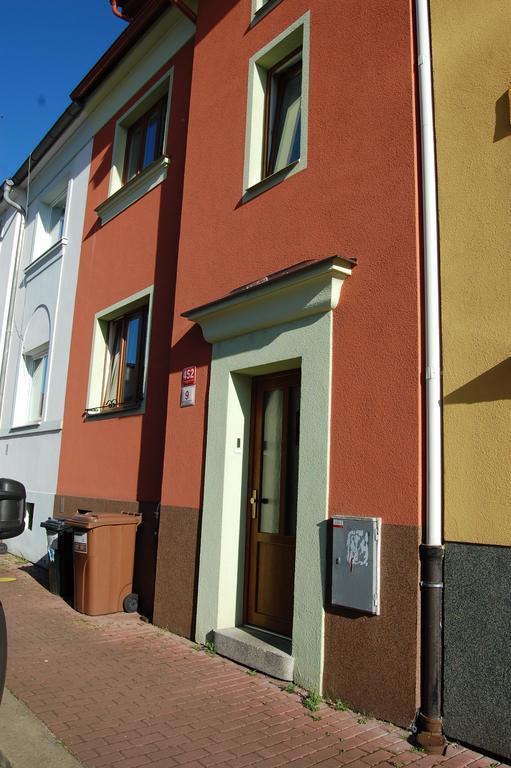 Apartment In A Red House With Garden Ceske Budejovice Exterior foto